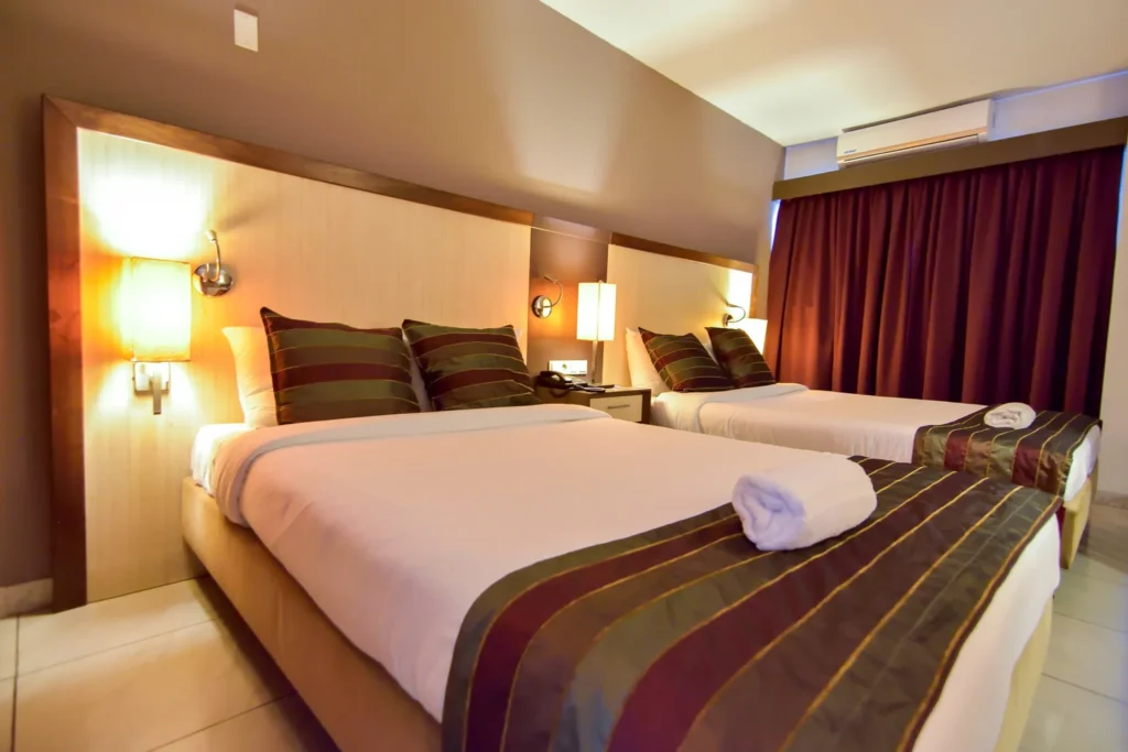 Queens Hotel V1