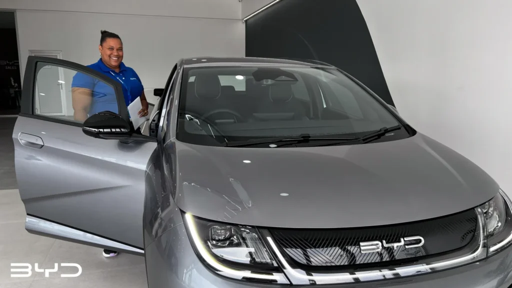 BYD Suriname V1