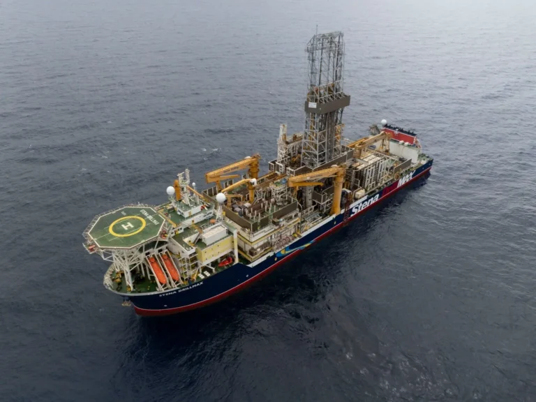 Staatsolie Stena DrillmAX Boorschip Macaw 1 Blok 64 V1
