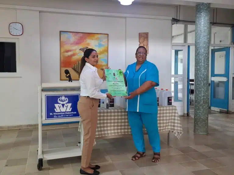 PalmX-handsanitizer officieel gelanceerd in Suriname