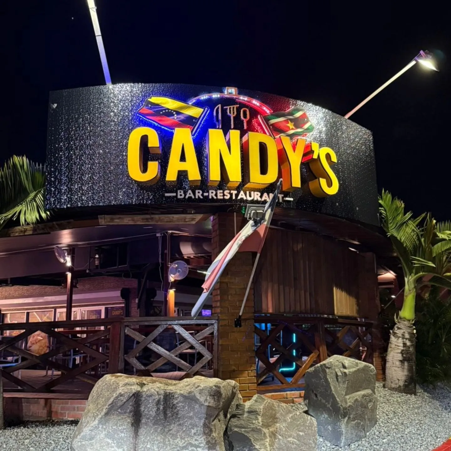 Candy’s Bar and Restaurant v1