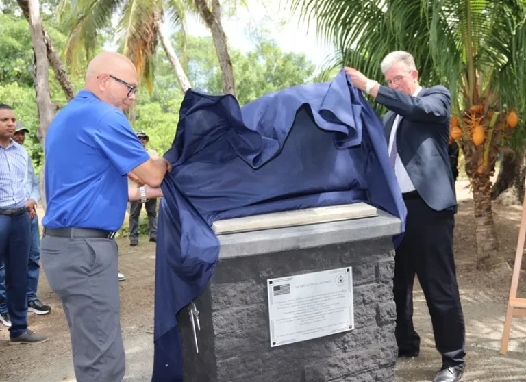 Monument op plantage Bakkie herdenkt 83 jaar oude Matapica-vliegtuigramp - Image 01 (January 16, 2026)