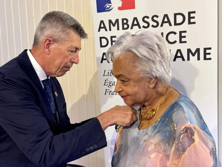 Cynthia Mc Leod-Ferrier onderscheiden met het Franse Legioen van Eer - Image 01 (March 6, 2026)