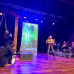 Humor en kwetsbaarheid in balans bij Maggie Schmeitz - Image 01 (March 4, 2026)