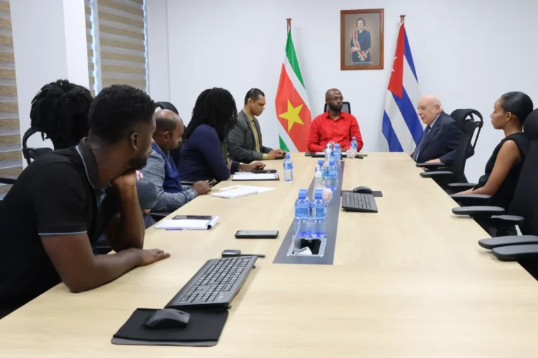 Minister Misiekaba ontvangt Cubaanse ambassadeur voor werkoverleg - Image 01 (March 4, 2026)